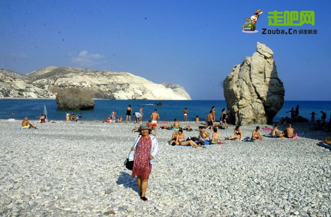 女教师3年游20国,六十岁的女人一个人穷游中国