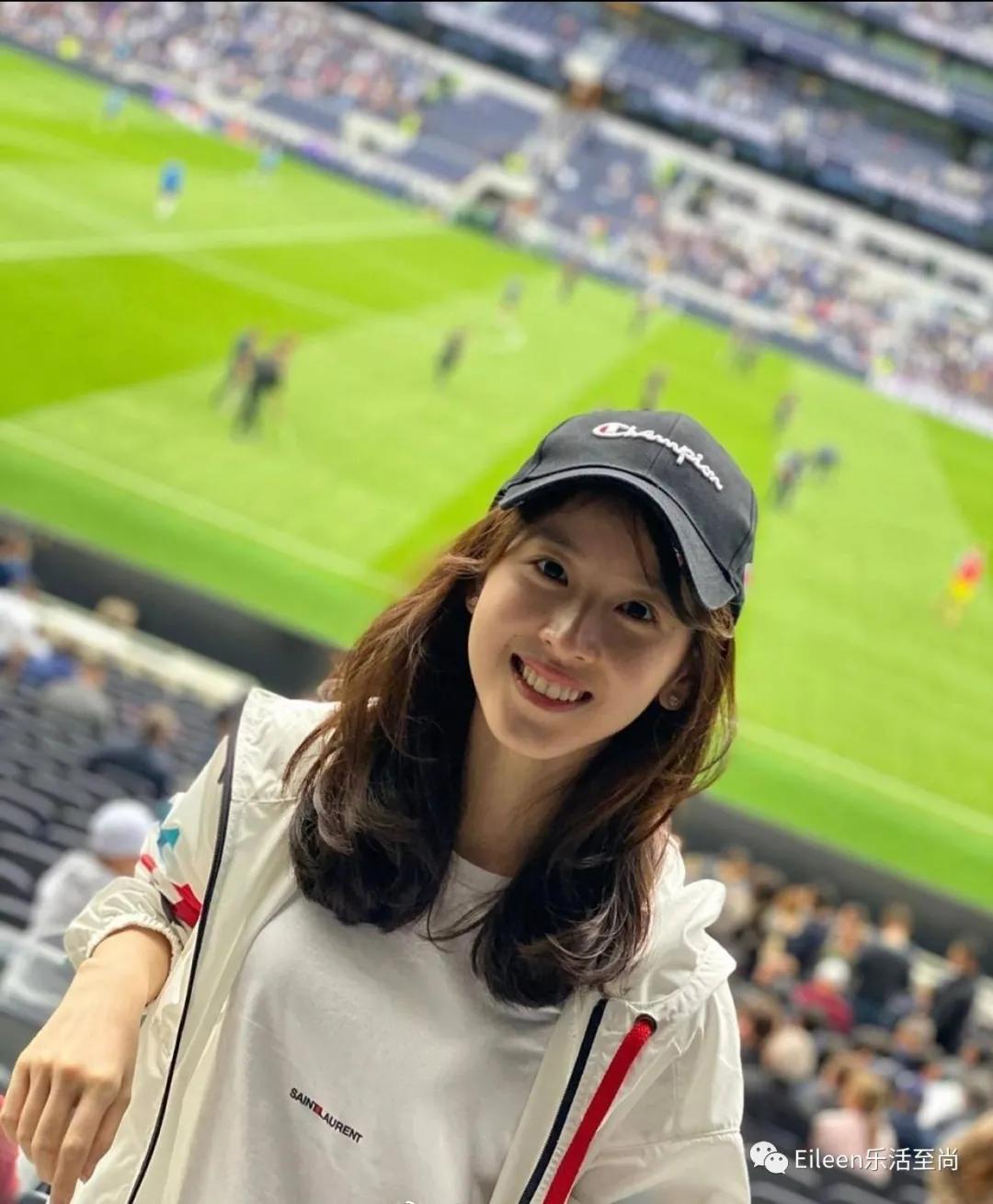 合影被裁？奶茶妹妹的千亿名媛晋级路还有多长？