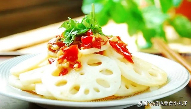 莲藕熬汤怎样不让莲藕变黑,莲藕排骨汤怎么让莲藕不变黑