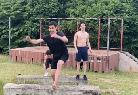 一首爱的奉献女版,一首爱的奉献原唱