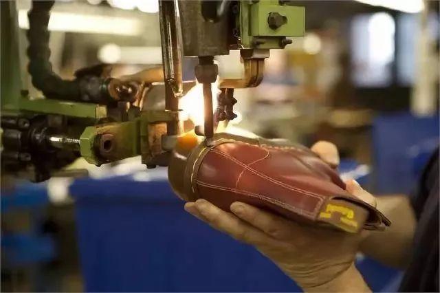 马丁靴如何进行选择搭配,马丁靴怎么穿好看效果好