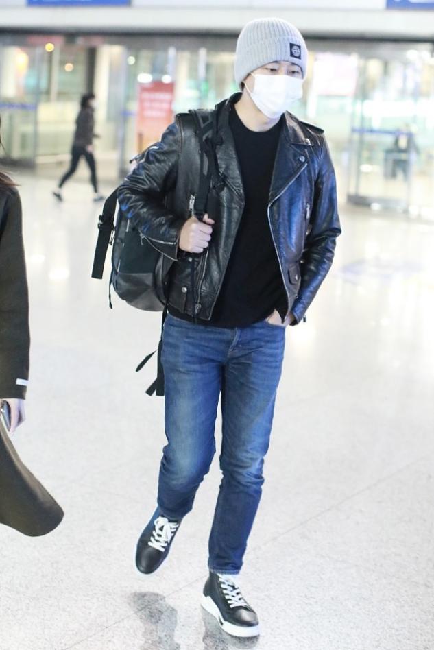 黄轩休闲西装穿搭,黄轩穿背心少年感