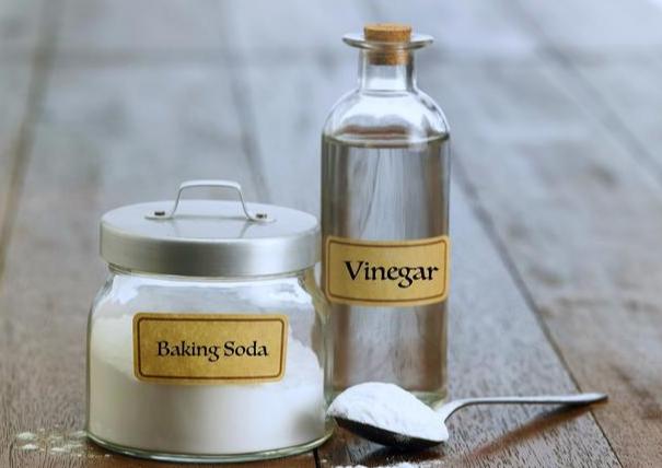 马桶底部黄渍顽固用洁厕灵洗不掉,马桶特脏洁厕灵刷不干净