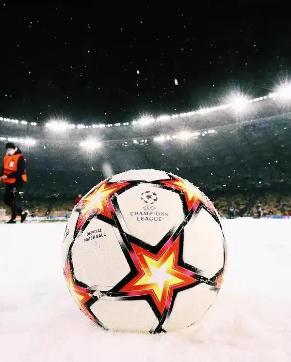 拜仁震撼瞬间,大巴黎vs拜仁雪战