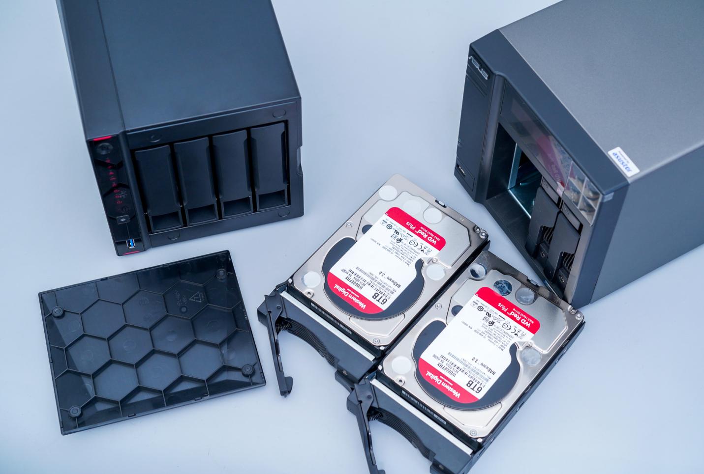 更适合家用的NAS：爱速特AS5304T体验测评，J41252.5GbE网口！