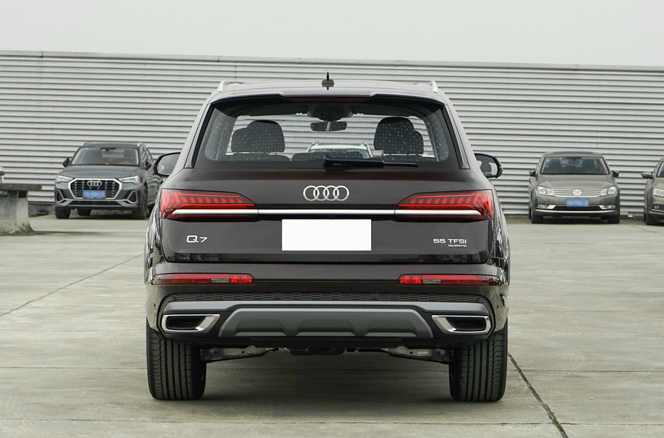 奥迪q7三联屏,奥迪q7中控改三联屏