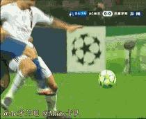 足球的搞笑时刻看完真笑死了,足球搞笑乌龙球gif