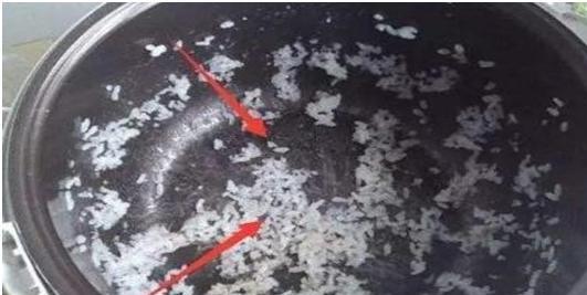 电饭锅米饭粘锅怎么清洗,电饭锅粘锅了怎么清除最快
