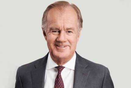 实体店卖衣服赚钱么,开网店卖衣服赚钱吗