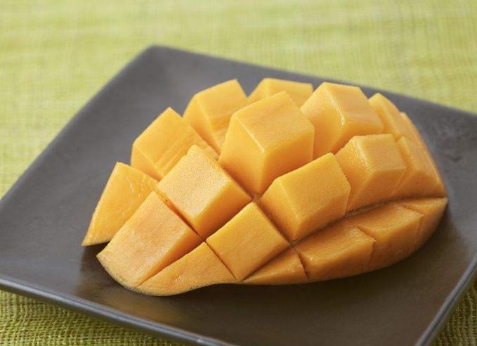 可以吃芒果但不宜吃得过多,爱吃芒果的一定要注意什么