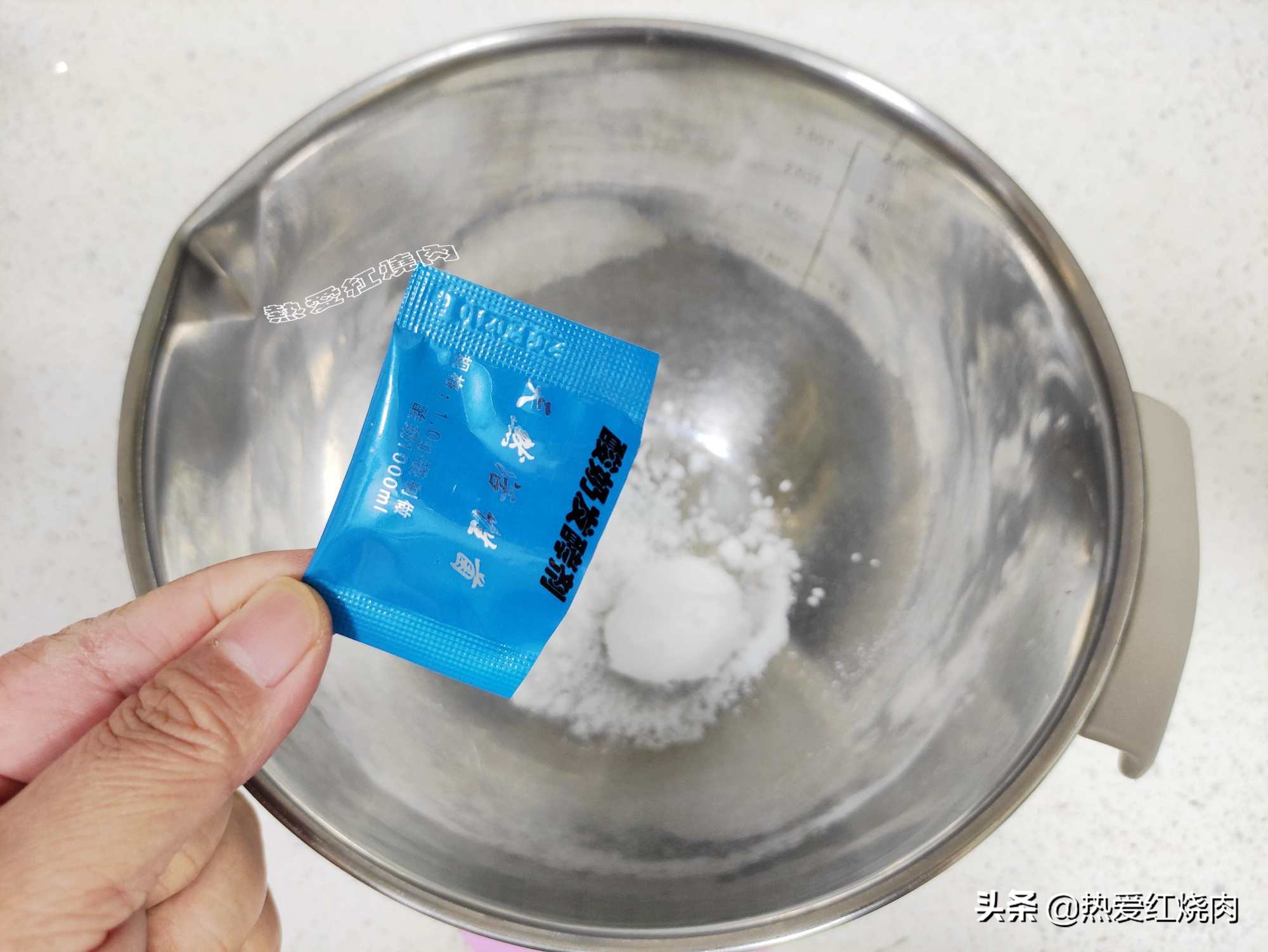 自制酸奶不酸不甜但粘稠拉丝,配方奶做酸奶几勺配500ml水