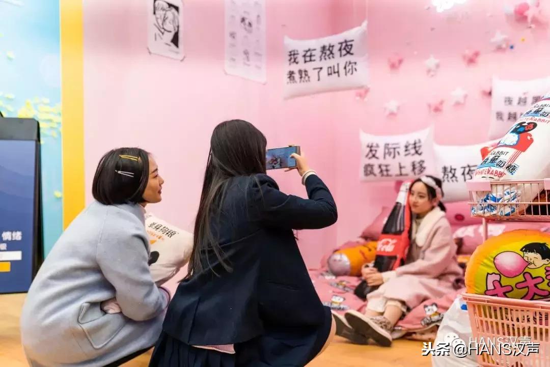 搭一座超酷的「时间旅馆」怀念2018年，幕后大佬竟然是它