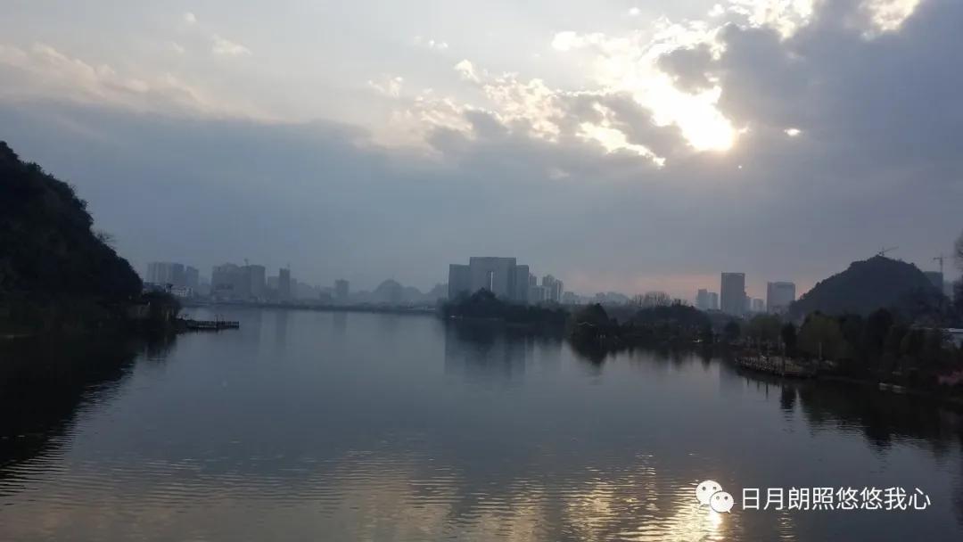 我见青山多妩媚全文,我见青山多妩媚