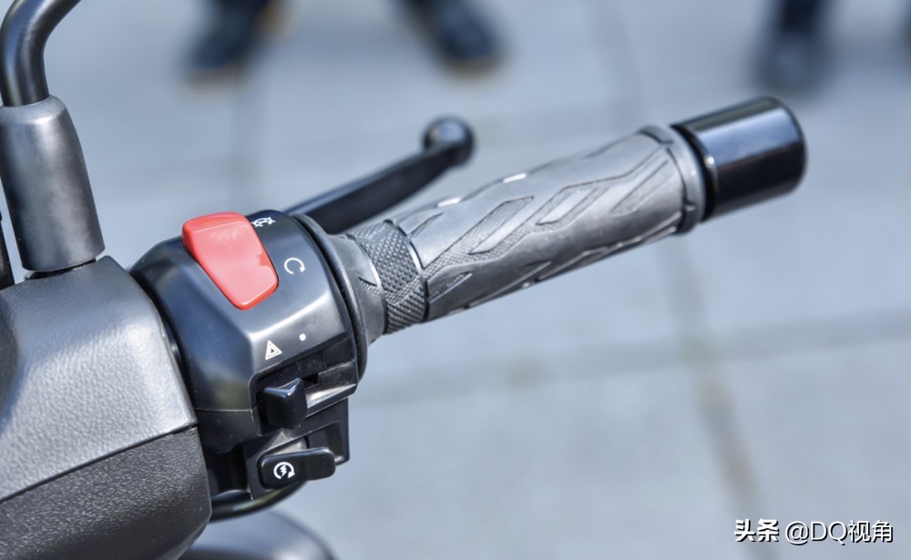 三阳joymaxz300plus对比升仕350,三阳joymaxz300踏板车