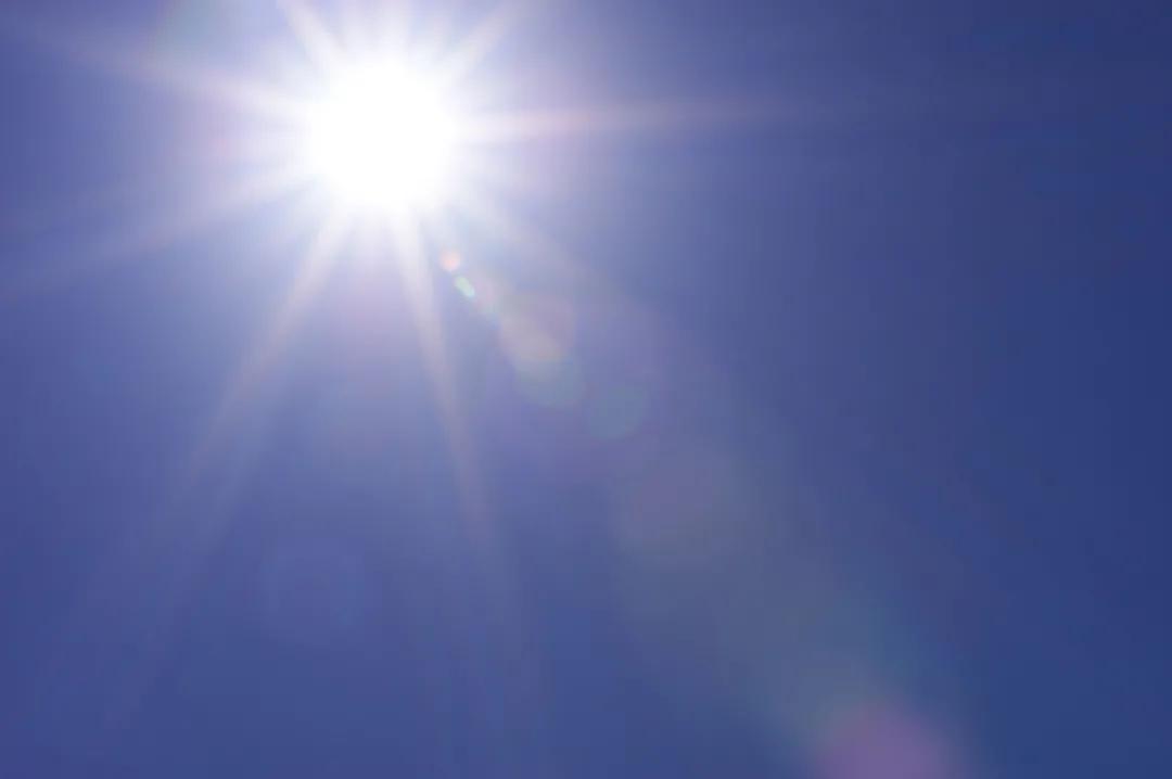 保教知识幼儿中暑应如何处理,宝宝中暑和暑热感冒的区别