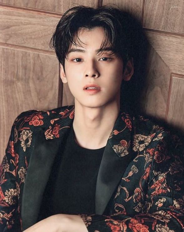 男生发际线高适合的发型推荐,发际线高适合什么刘海男生