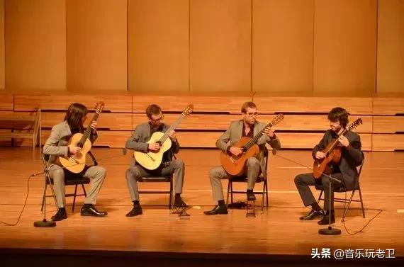 吉他新手学琴注意事项,吉他零基础入门自学怎么拿琴