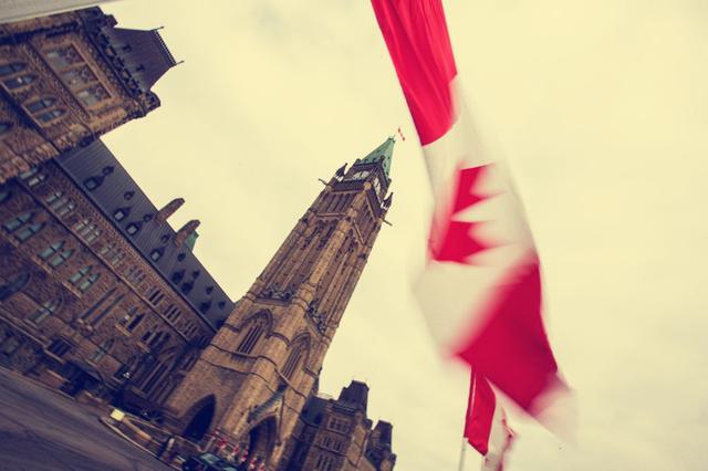 加拿大经济为什么受美国影响,加拿大经济进入萧条期或不可避免