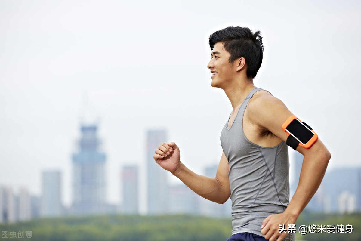 吕良伟扎马步的正确姿势减肥,62岁吕良伟保持身材如同年轻小伙