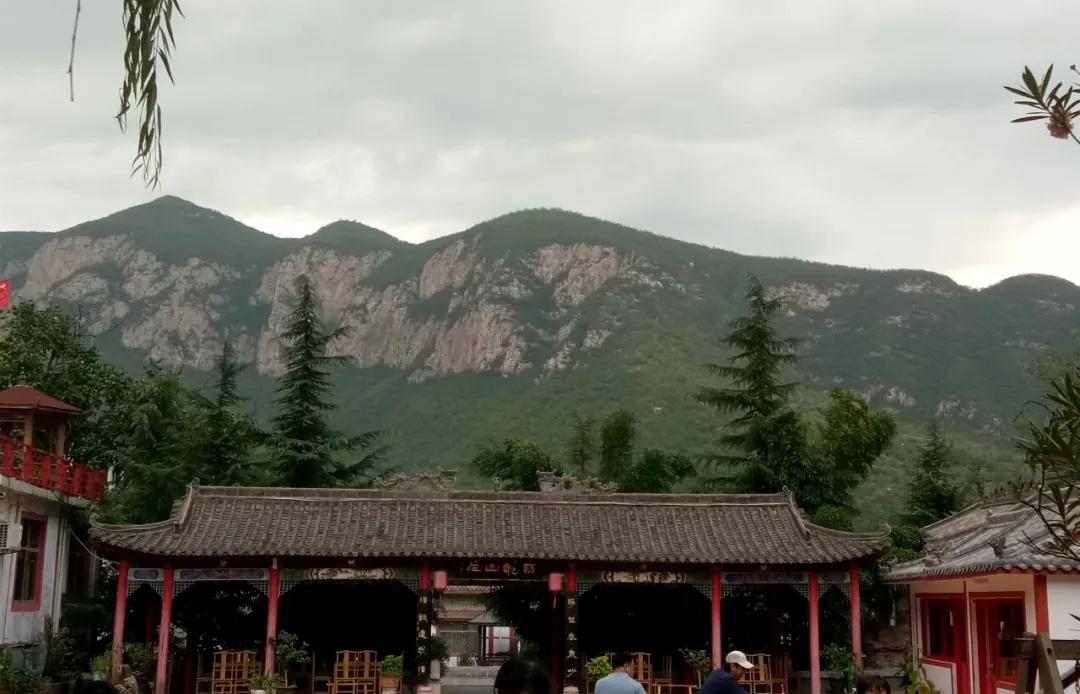 鑱氶緳灞辫幉鑺辨礊瑙嗛,姝﹀畨鑾茶姳娲炶仛榫欏北