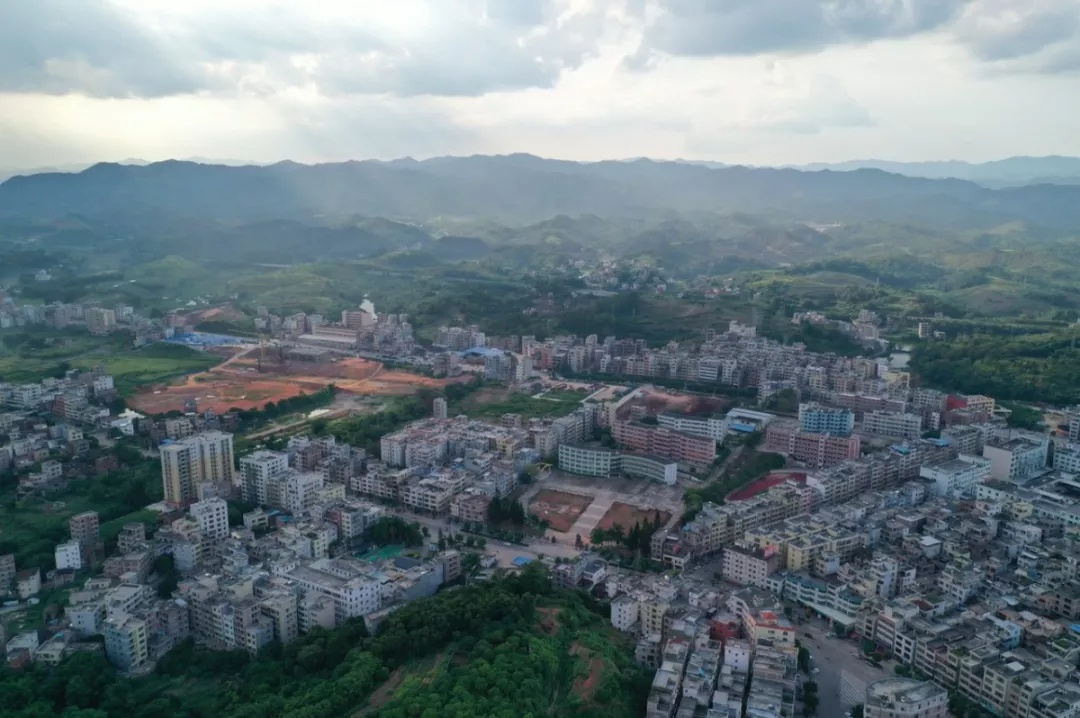 一组“治好强迫症”的航拍图！这里，是附城