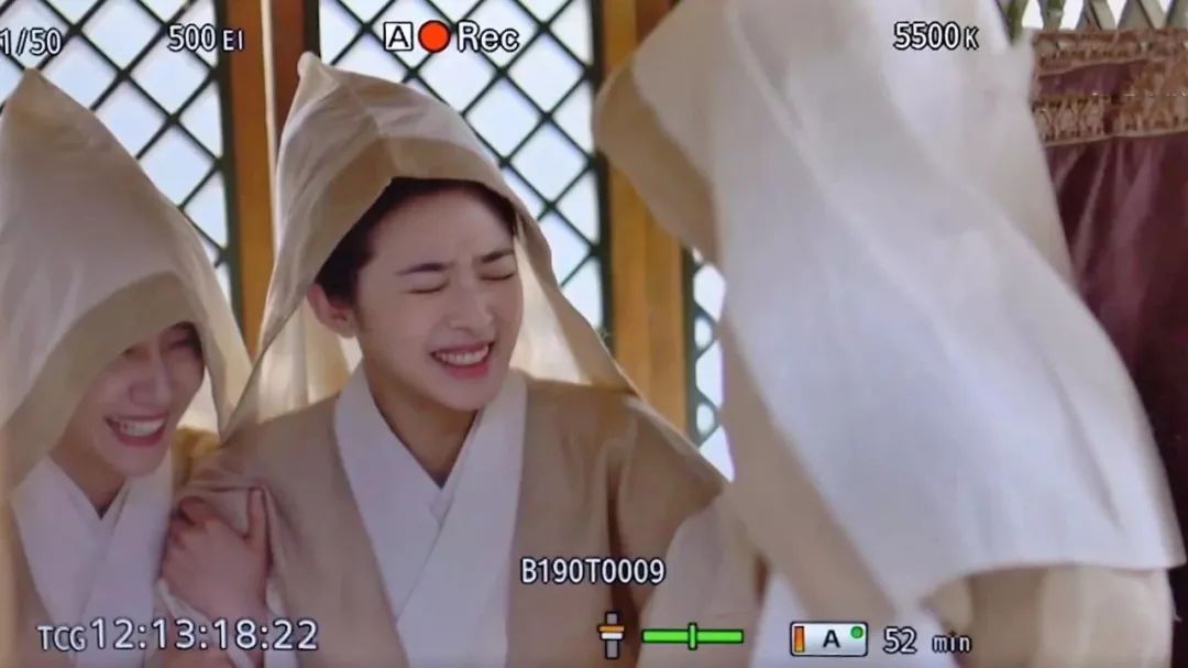 撞脸迪丽热巴的她为什么没火起来,撞脸赵丽颖被骂滚出娱乐圈