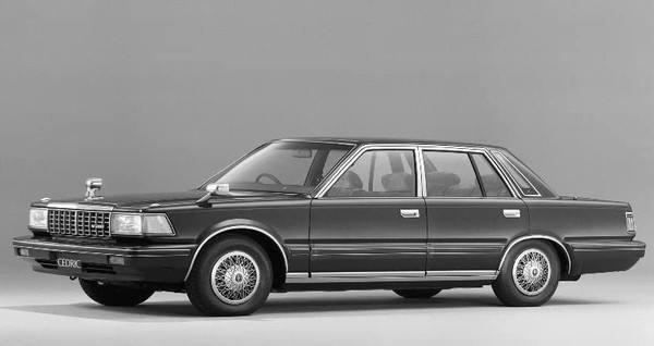 和皇冠齐名的车,与皇冠同级别的车