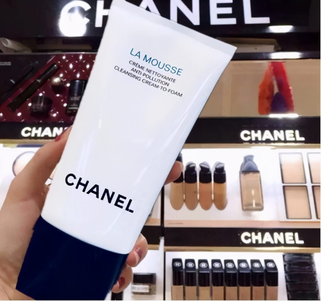 清洁控油洗面奶推荐：深层清洁提亮肤色，让你的皮肤更加光滑柔软