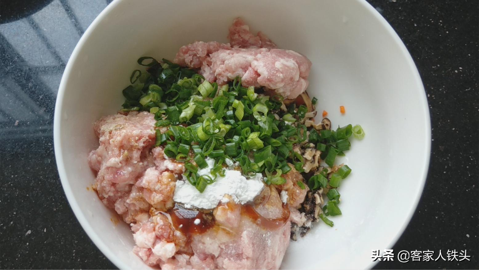 早餐想吃包子？教你简单做法，不发面即做即吃，一次做2笼不够吃