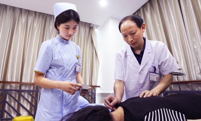 一个动作脑供血不足头晕一招缓解,脑供血不足有三个预兆