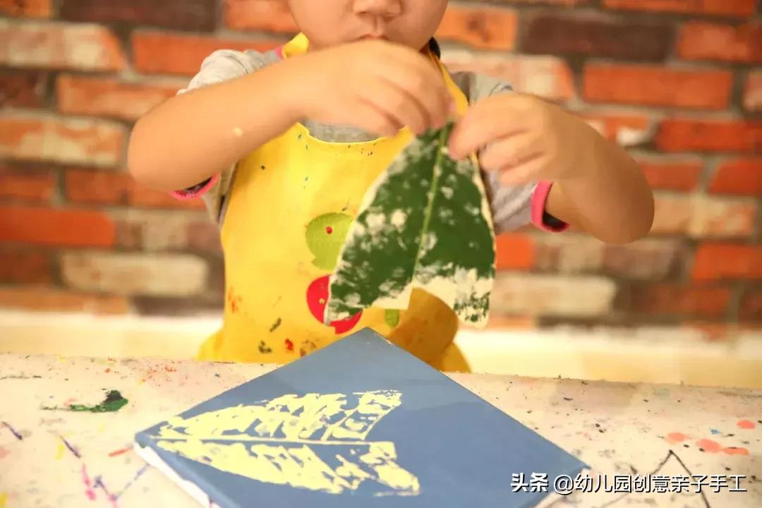 小班美工塑料袋拓印画教案,植物拓印创意教程视频