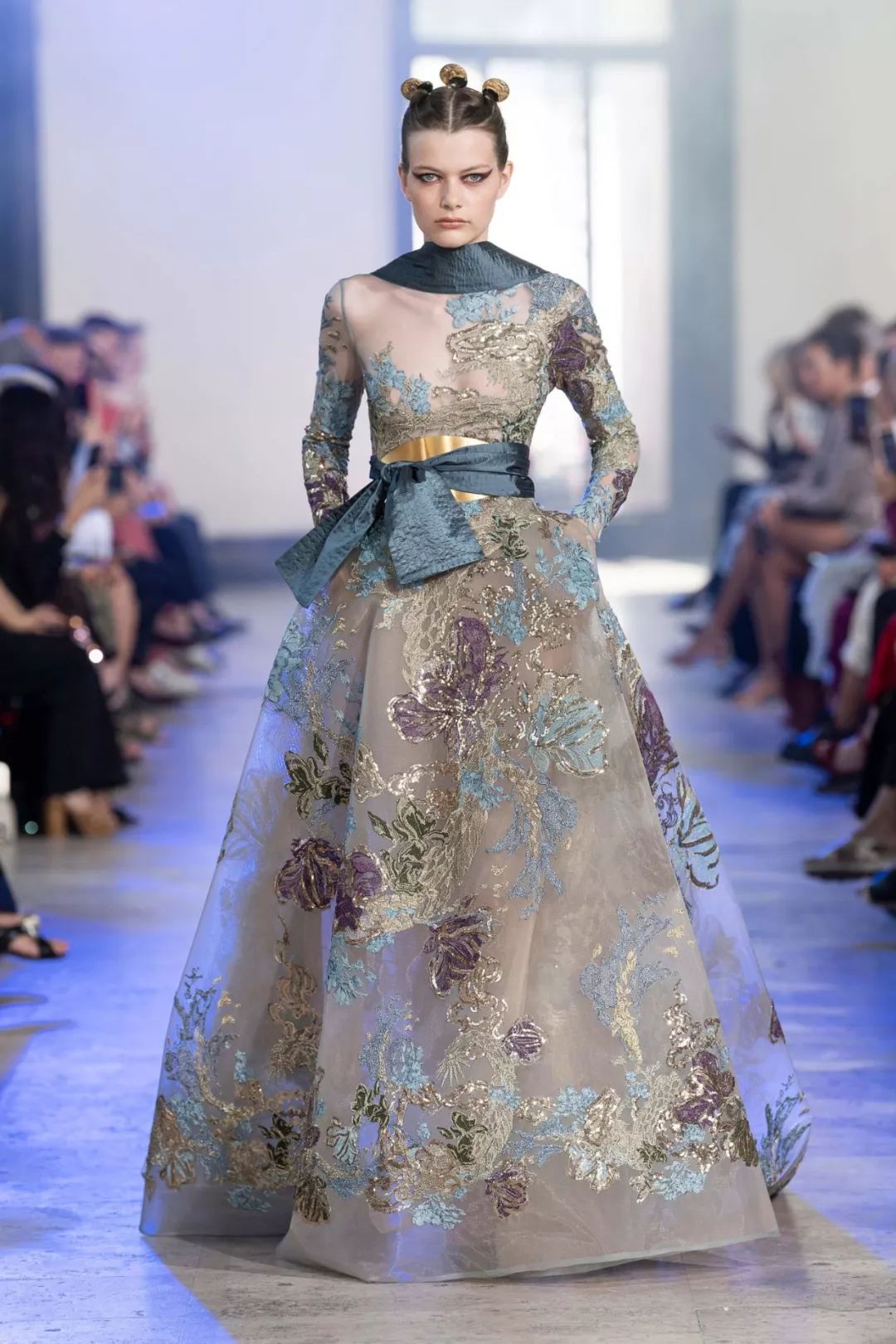 高定eliesaab刘亦菲,eliesaab高定仙女裙