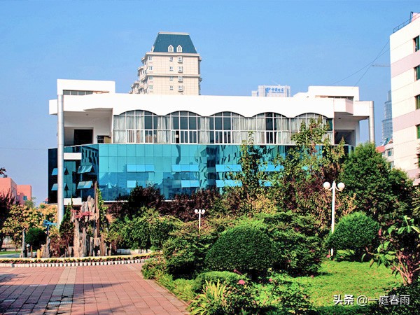 西安培华学院是个怎样的学校,西安培华学院是公办还是民办