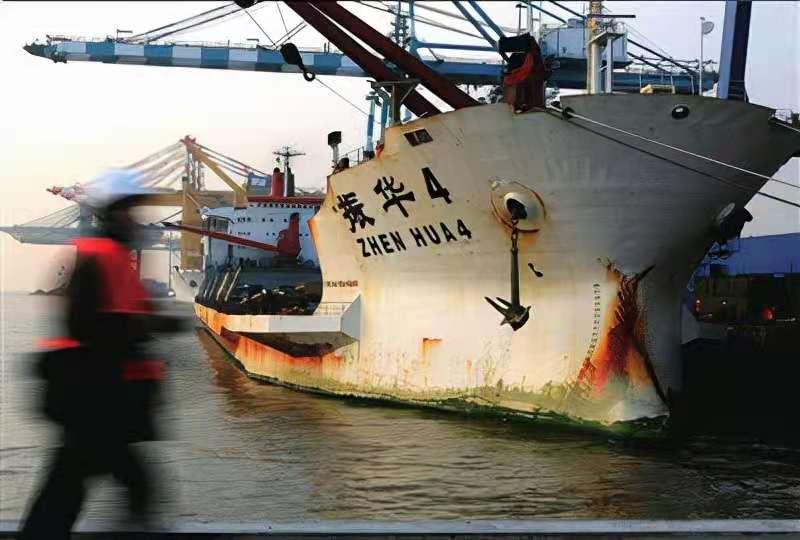 中国货船振华4号,中国货船打击海盗真实视频