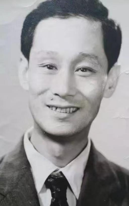 郭德纲最困难的时候曹云金离开了,曹云金背叛郭德纲后过得有多惨