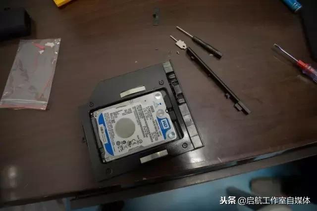 笔记本自己加装固态内存条教程,老笔记本更换内存条和固态硬盘后