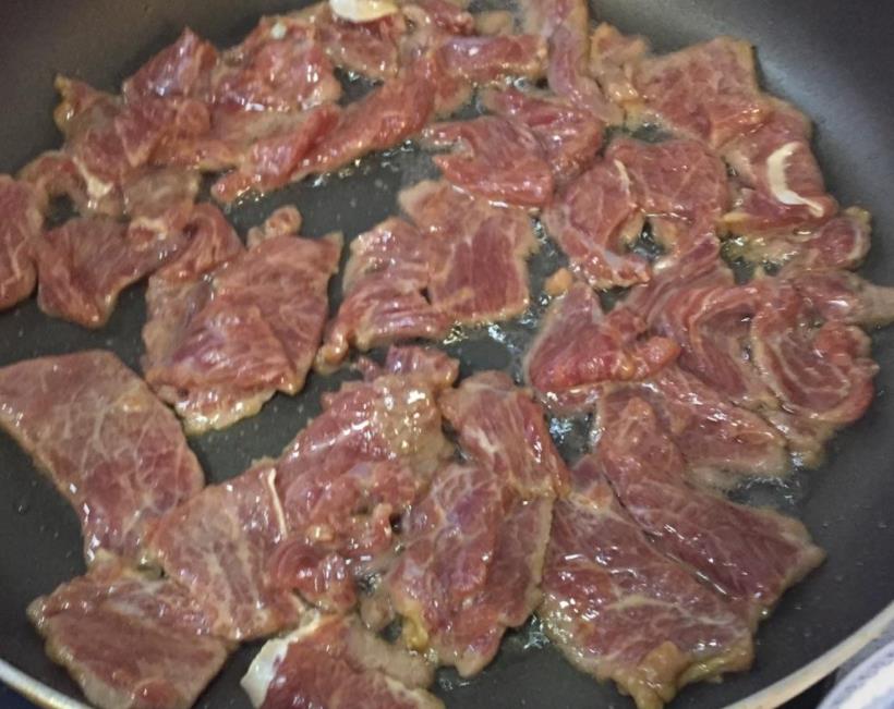炒牛肉太硬嚼不烂怎样补救,炒牛肉放什么不会那么硬