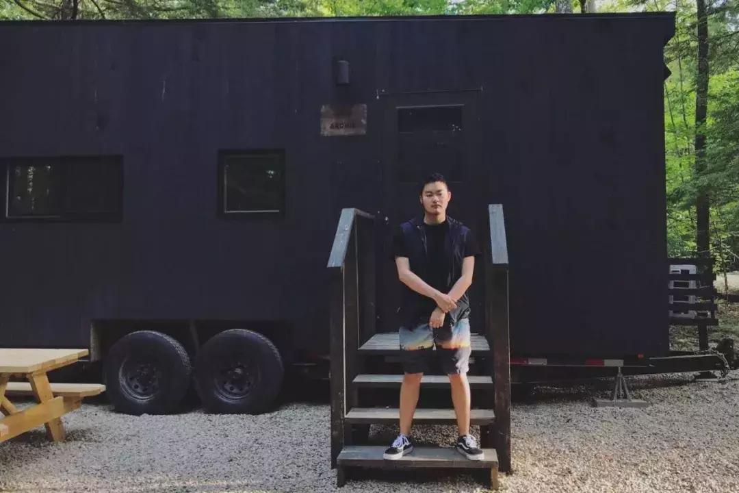 身体不能由自己做主,自己的性别不是自己决定的