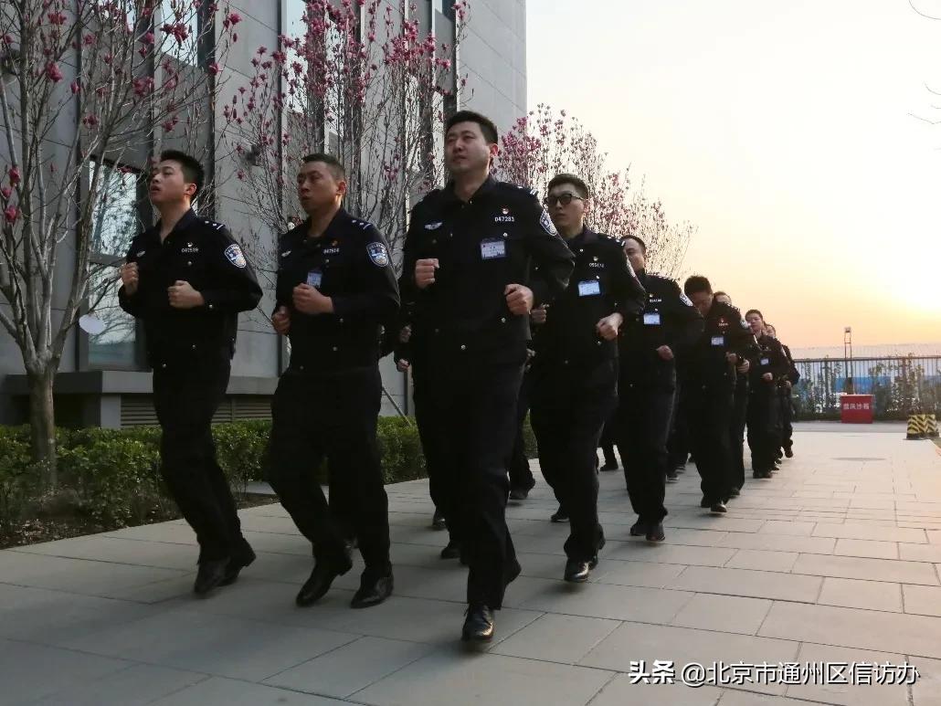 新提拔领导干部培训班,给新上任的基层专干培训