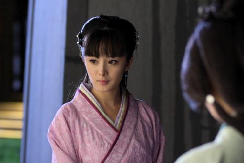 杨幂经历过的辛酸史,杨幂经历过口碑两极反转吗