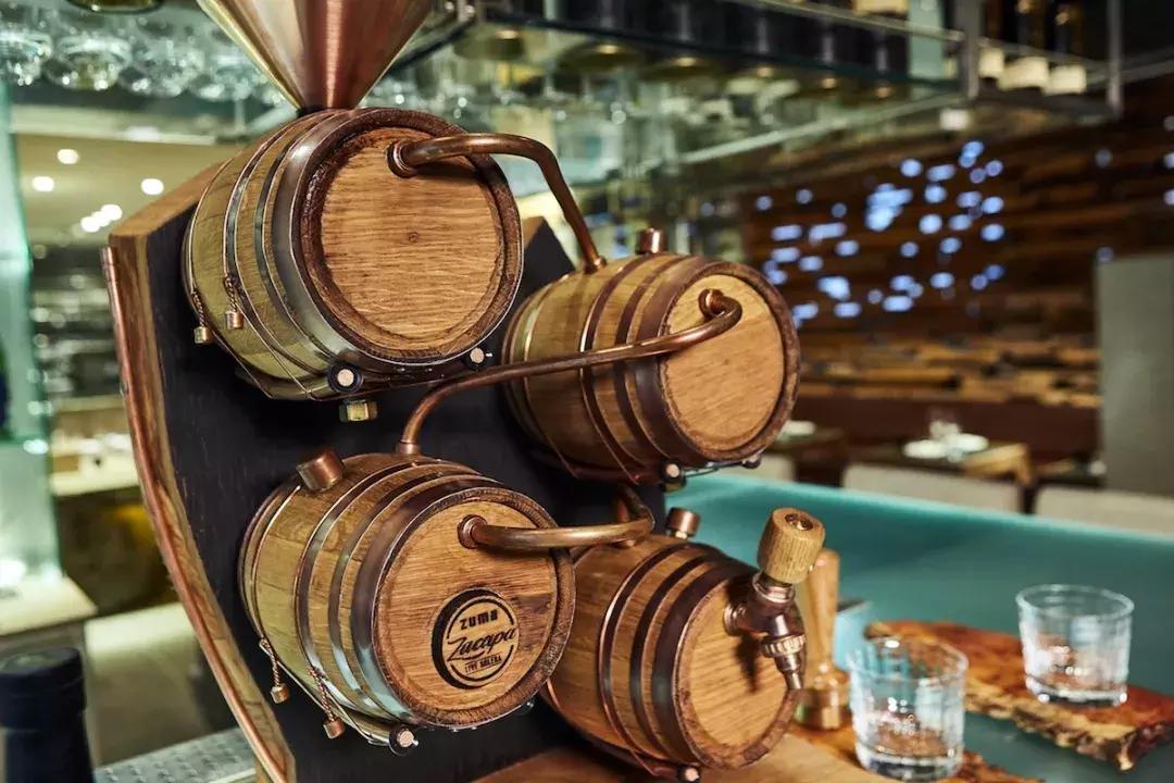 洋酒工艺的巅峰，橡木桶里的老汤？！走近“桶体蜈蚣”索雷拉陈酿