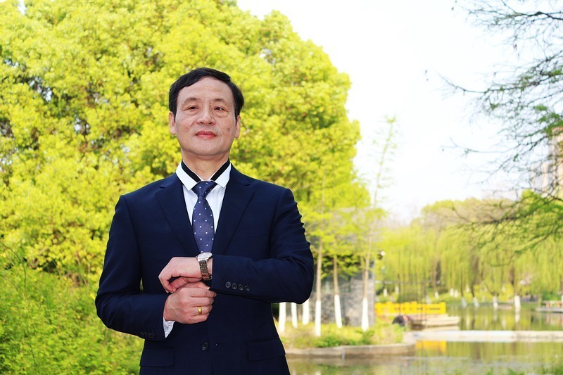 如何穿出儒雅随和富有学识的气质,穿出优雅品质感