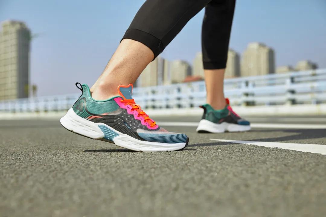 李宁超轻17是竞速跑鞋吗,李宁轻量跑鞋arbl037测评
