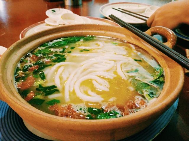 第一次吃云南蒙自过桥米线,云南蒙自过桥米线