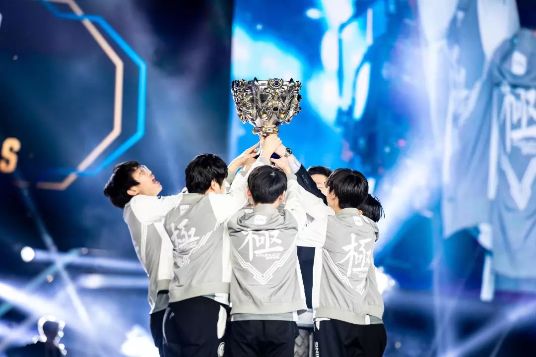 S8上中国是输家？韩国玩家游戏内疯狂辱骂LPL职业选手搞种族歧视