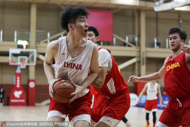 未来内线霸主加盟浙江金租！18岁旅美归来潜力远超周琦和张镇麟