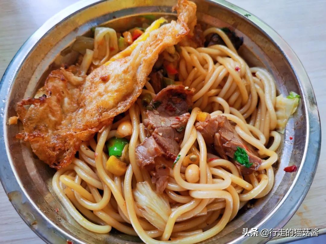 长沙一整栋楼的美食,长沙美食一条街的真实感受