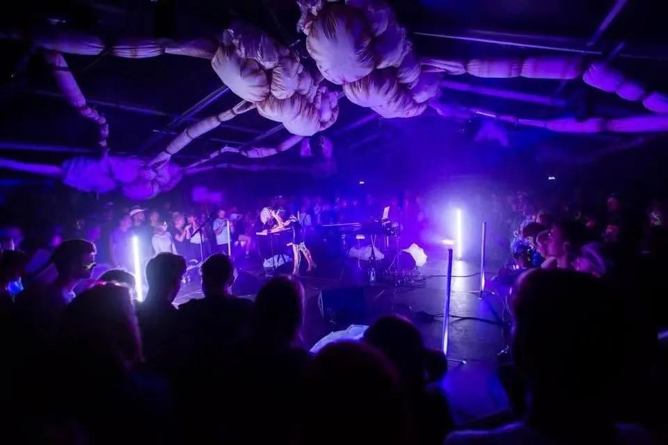 看见音乐人｜丹麦电子女神Lydmor开拓概念化音乐宇宙