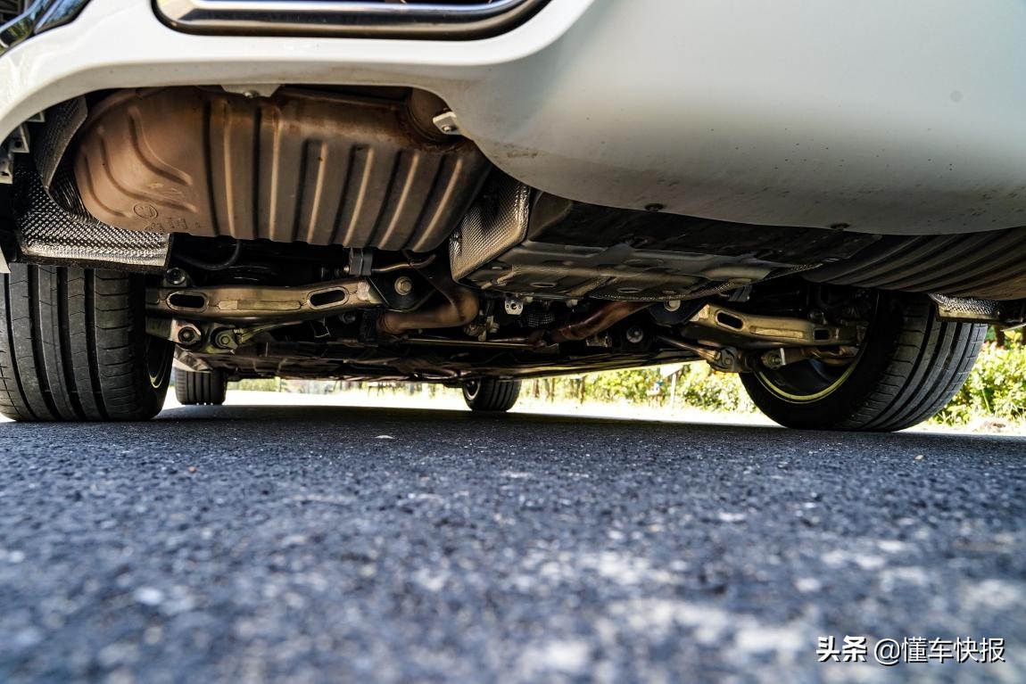 陈震试驾捷豹xfl2021款试驾视频,沉浸式体验24款捷豹xfl尊享豪华