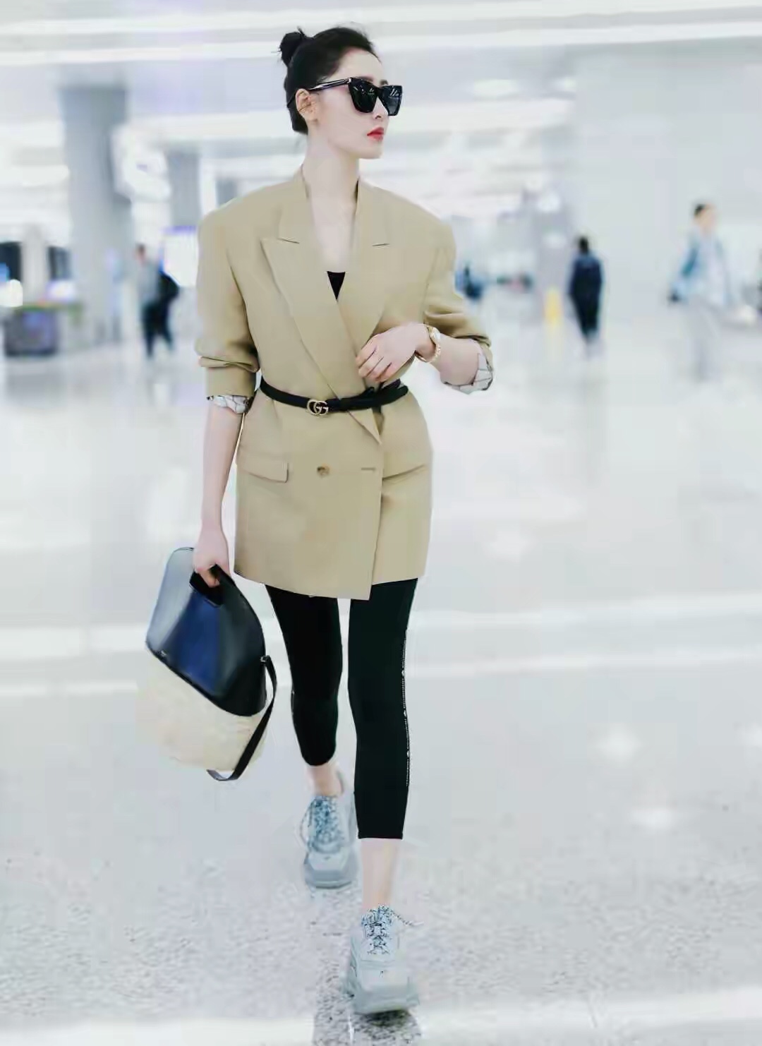 必不可少的鲨鱼裤,明星鲨鱼裤